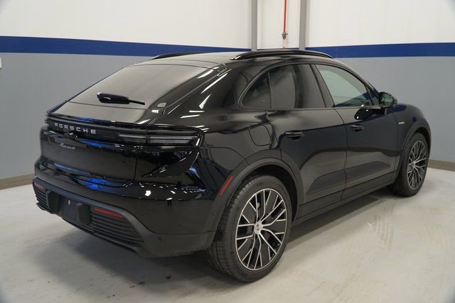 New 2026 Porsche Macan 4 Electric AWD/4WD image 10
