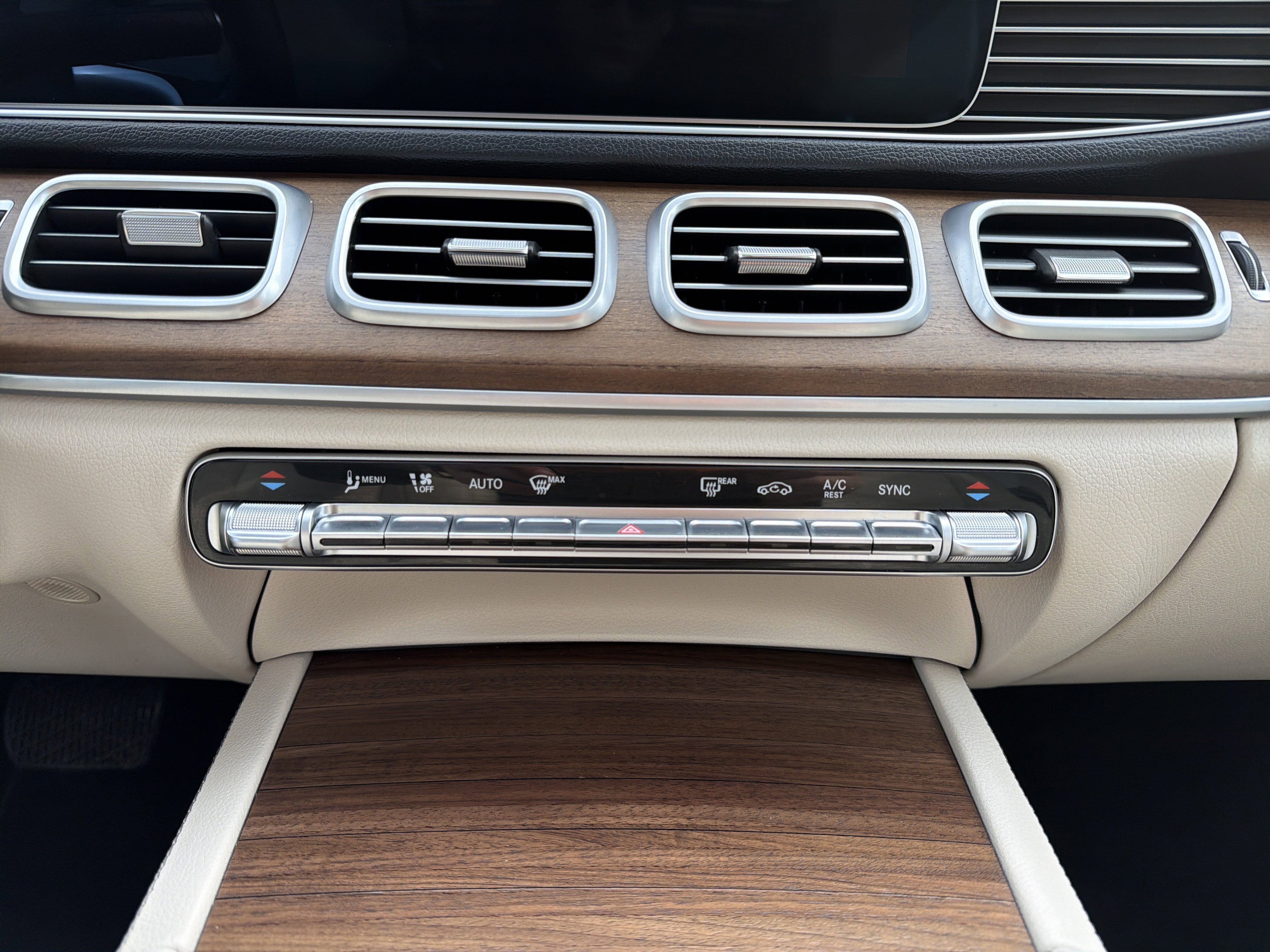 Certified 2024 Mercedes-Benz GLE 450 4MATIC image 25