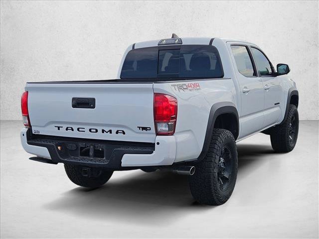 Used 2017 Toyota Tacoma TRD Off-Road AWD/4WD image 5
