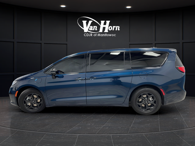 Used 2024 Chrysler Pacifica Limited FWD image 6