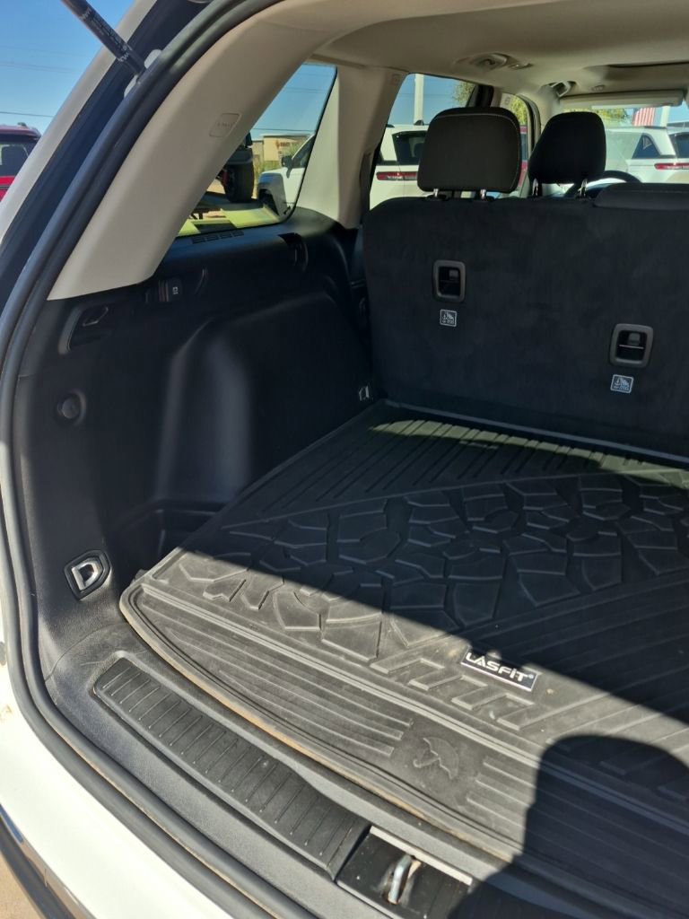 Used 2023 Jeep Grand Cherokee Laredo X image 54