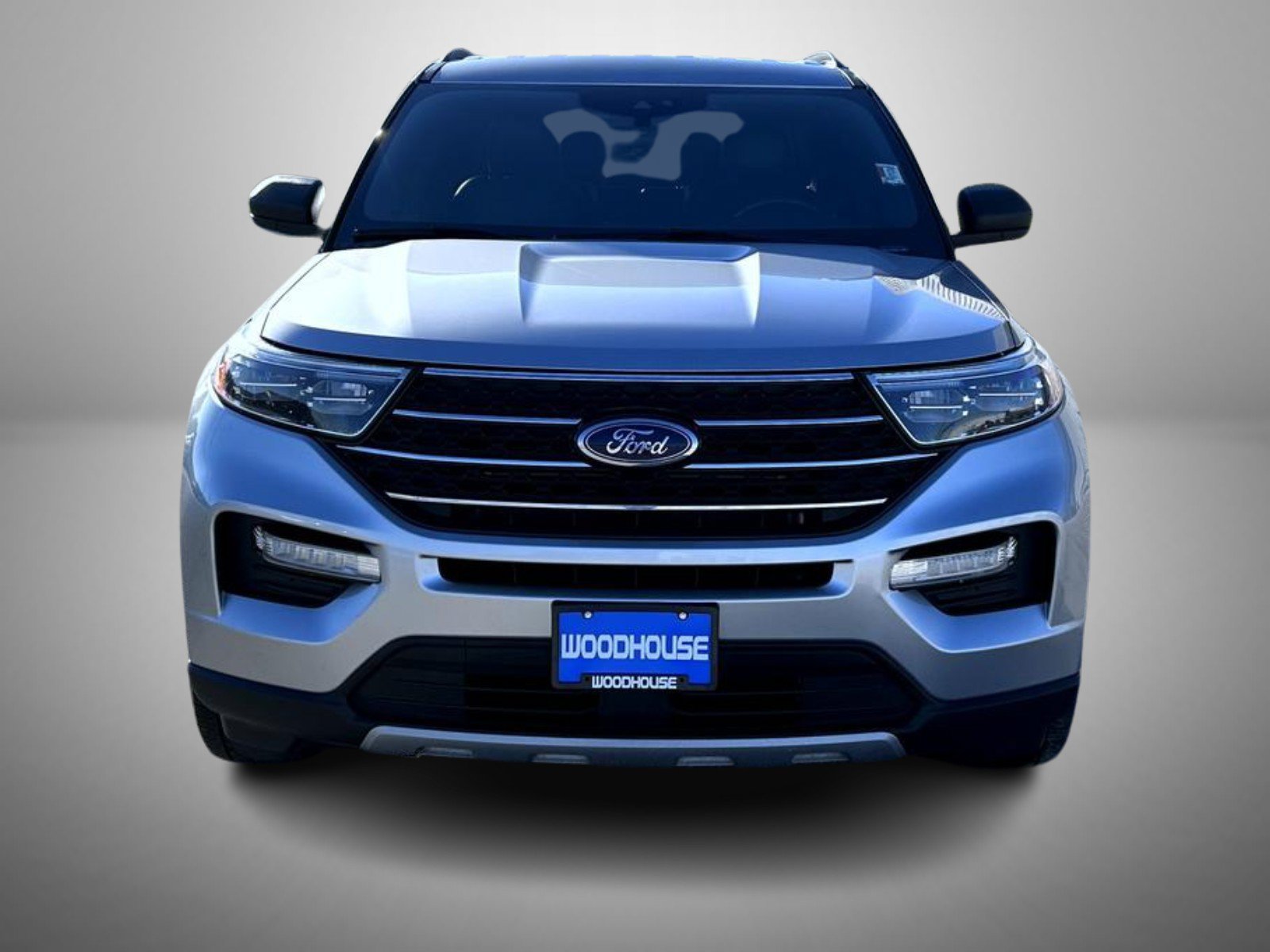 Used 2020 Ford Explorer XLT w/ Equipment Group 202A AWD/4WD image 2