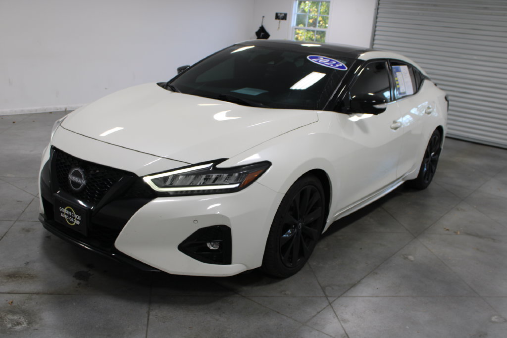Used 2023 Nissan Maxima SR w/ Sport Mat Group FWD image 4