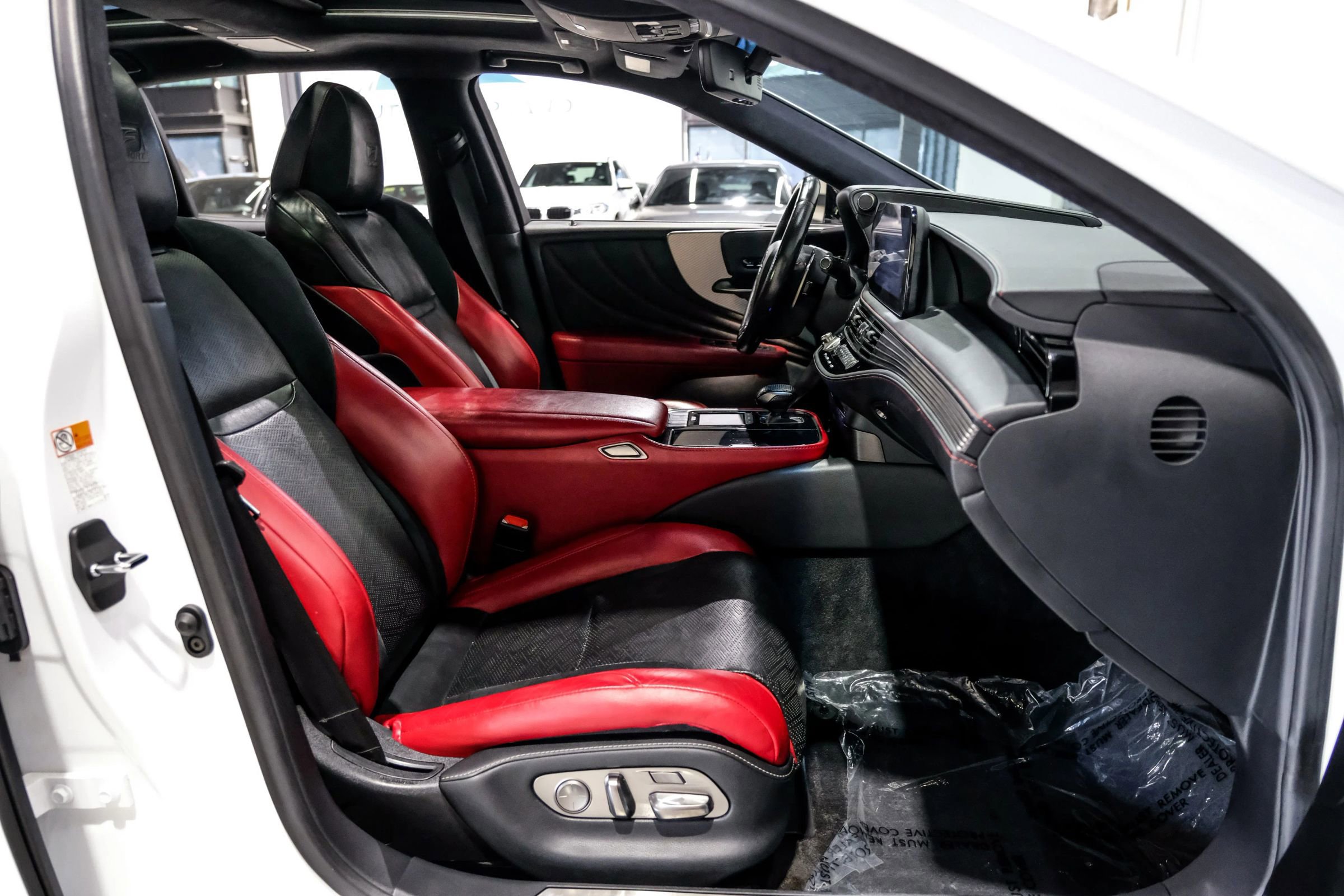 Used 2021 Lexus LS 500 F Sport w/ Accessory Package (Z2) image 40