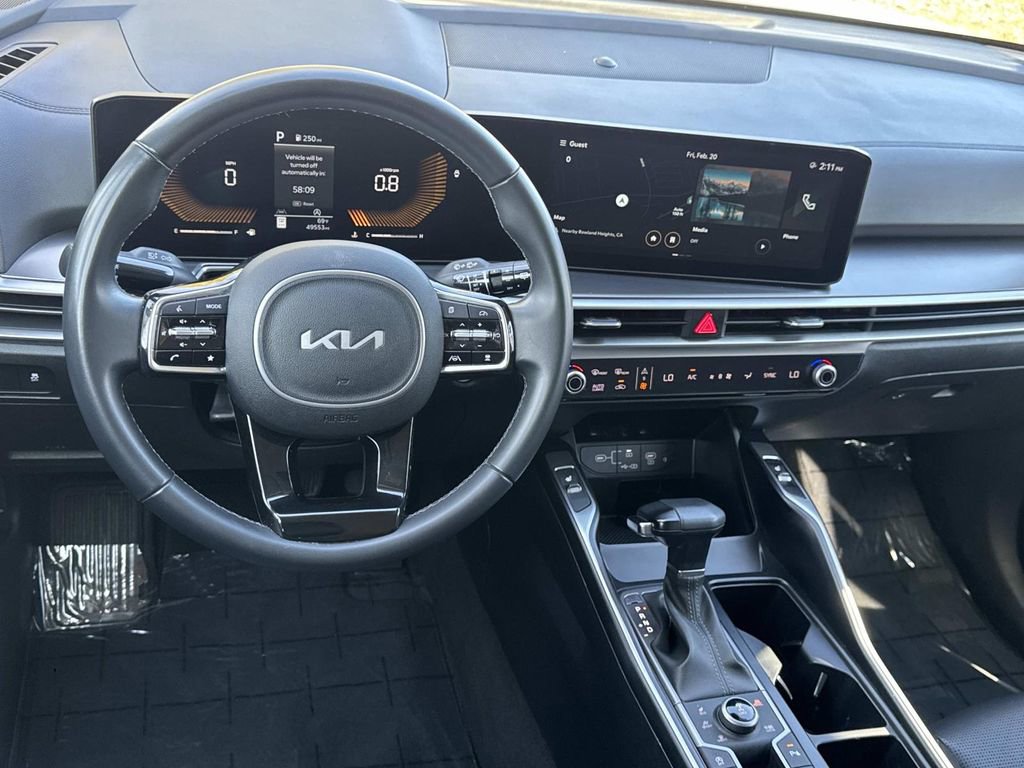 Used 2024 Kia Sorento S image 6