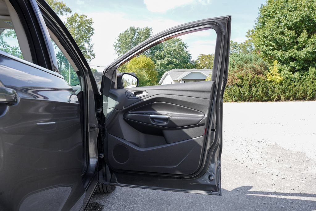 Used 2017 Ford Escape Titanium AWD/4WD image 37