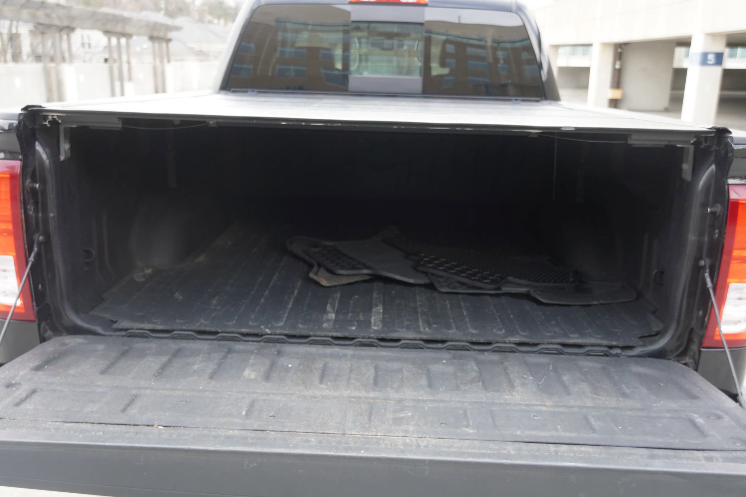 Used 2017 Chevrolet Silverado 1500 LTZ Z71 AWD/4WD image 39