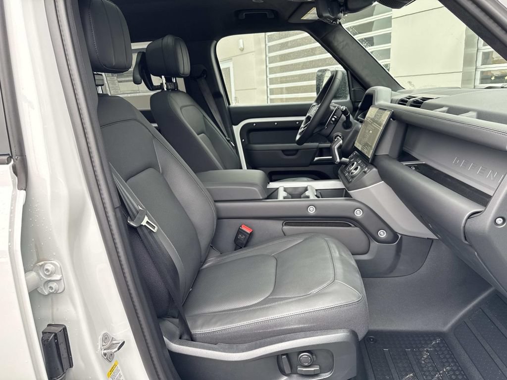 New 2026 Land Rover Defender 110 V8 AWD/4WD image 8