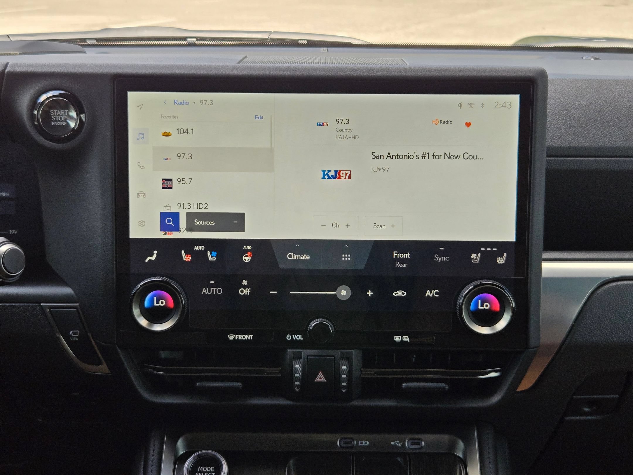 Used 2025 Lexus GX 550 w/ Cold Area Package AWD/4WD image 17