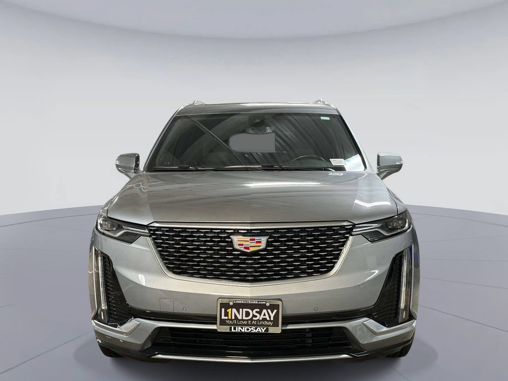 Used 2025 Cadillac XT6 Premium Luxury AWD/4WD image 8