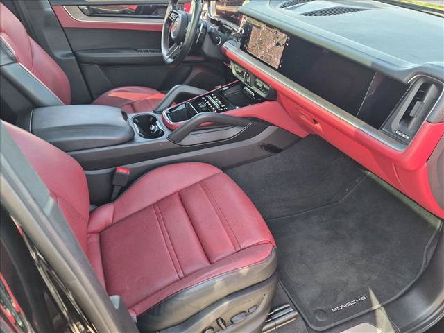 Used 2024 Porsche Cayenne AWD/4WD image 20