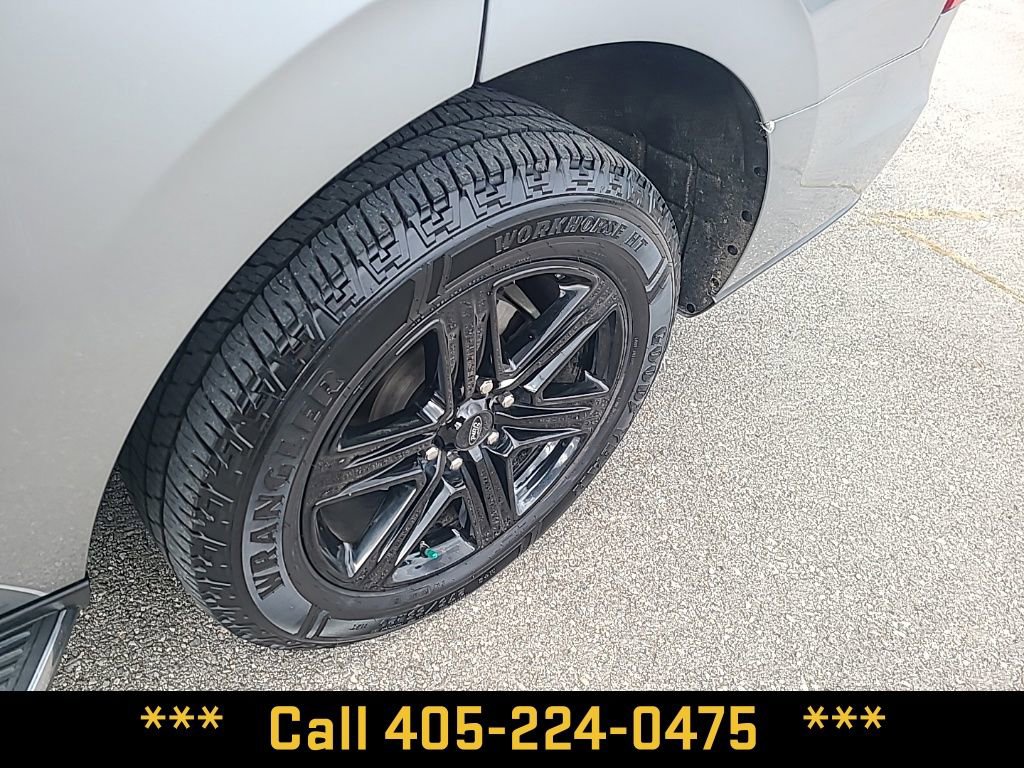 Used 2021 Ford Expedition XLT image 4