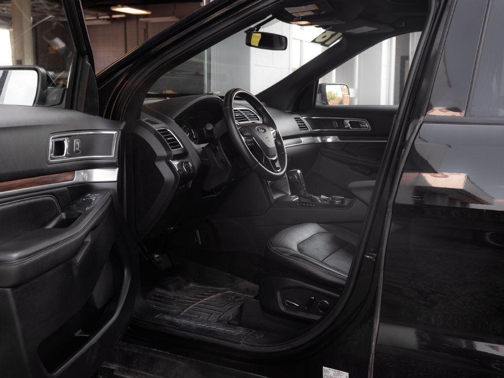 Used 2018 Ford Explorer Limited AWD/4WD image 33