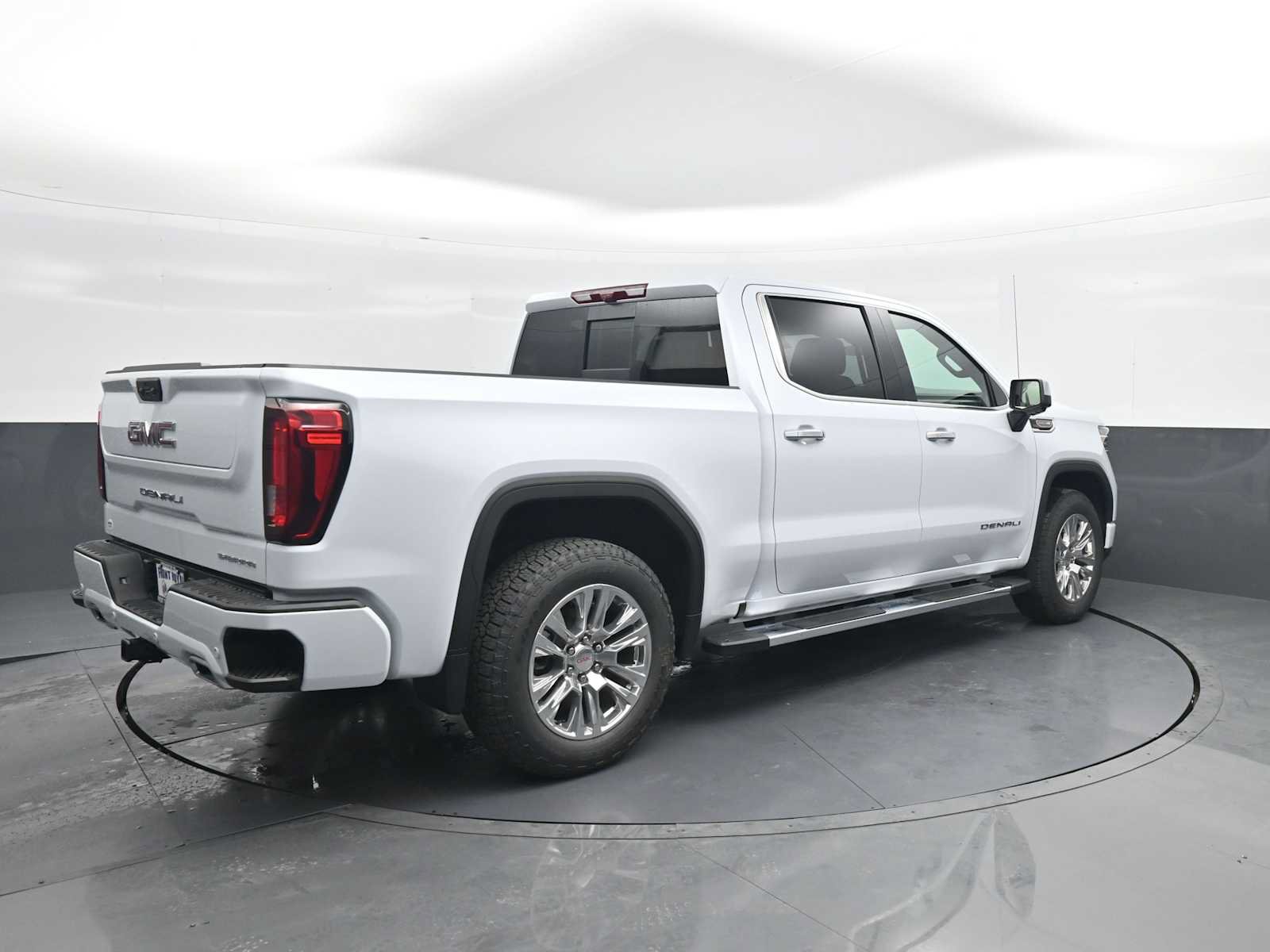New 2026 GMC Sierra 1500 Denali w/ Technology Package AWD/4WD image 9