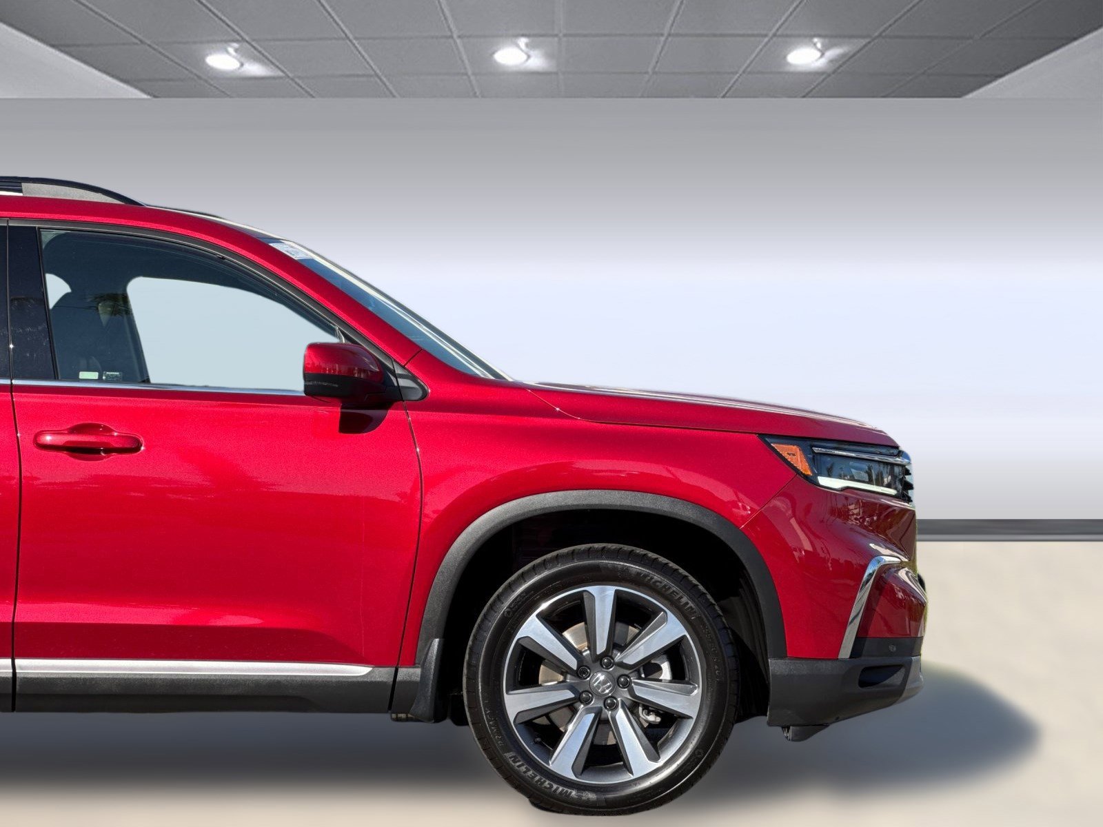 Certified 2025 Honda Pilot Touring image 36