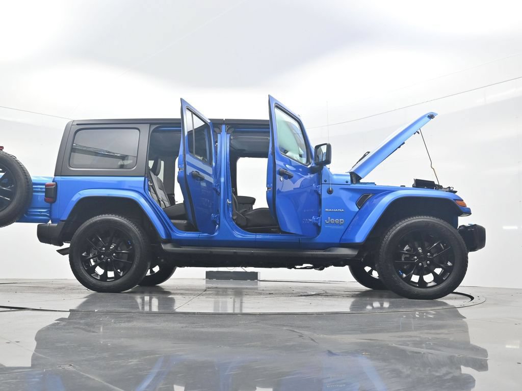 Used 2022 Jeep Wrangler Unlimited Sahara AWD/4WD image 42