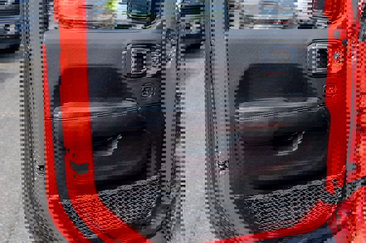 Used 2021 Jeep Wrangler Unlimited Sahara w/ Uconnect 4C Nav & Sound Group image 21