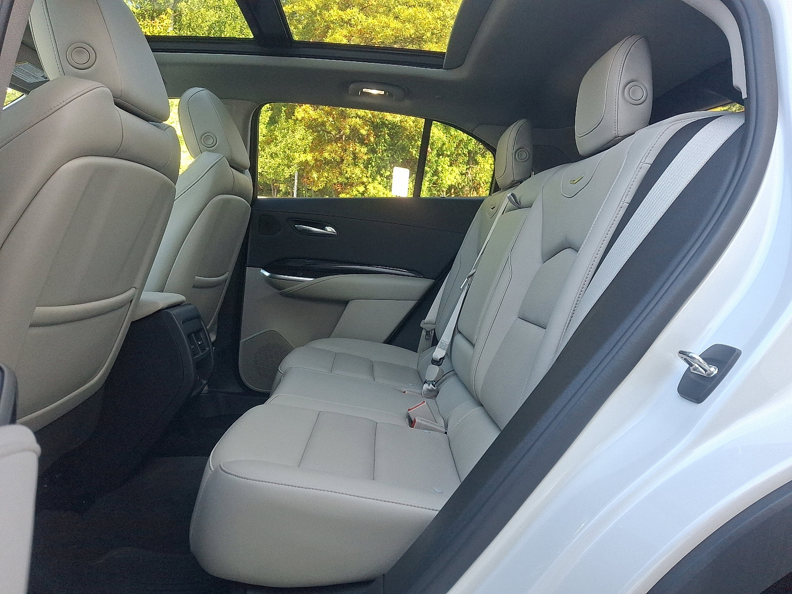 Certified 2021 Cadillac XT4 Premium Luxury image 24