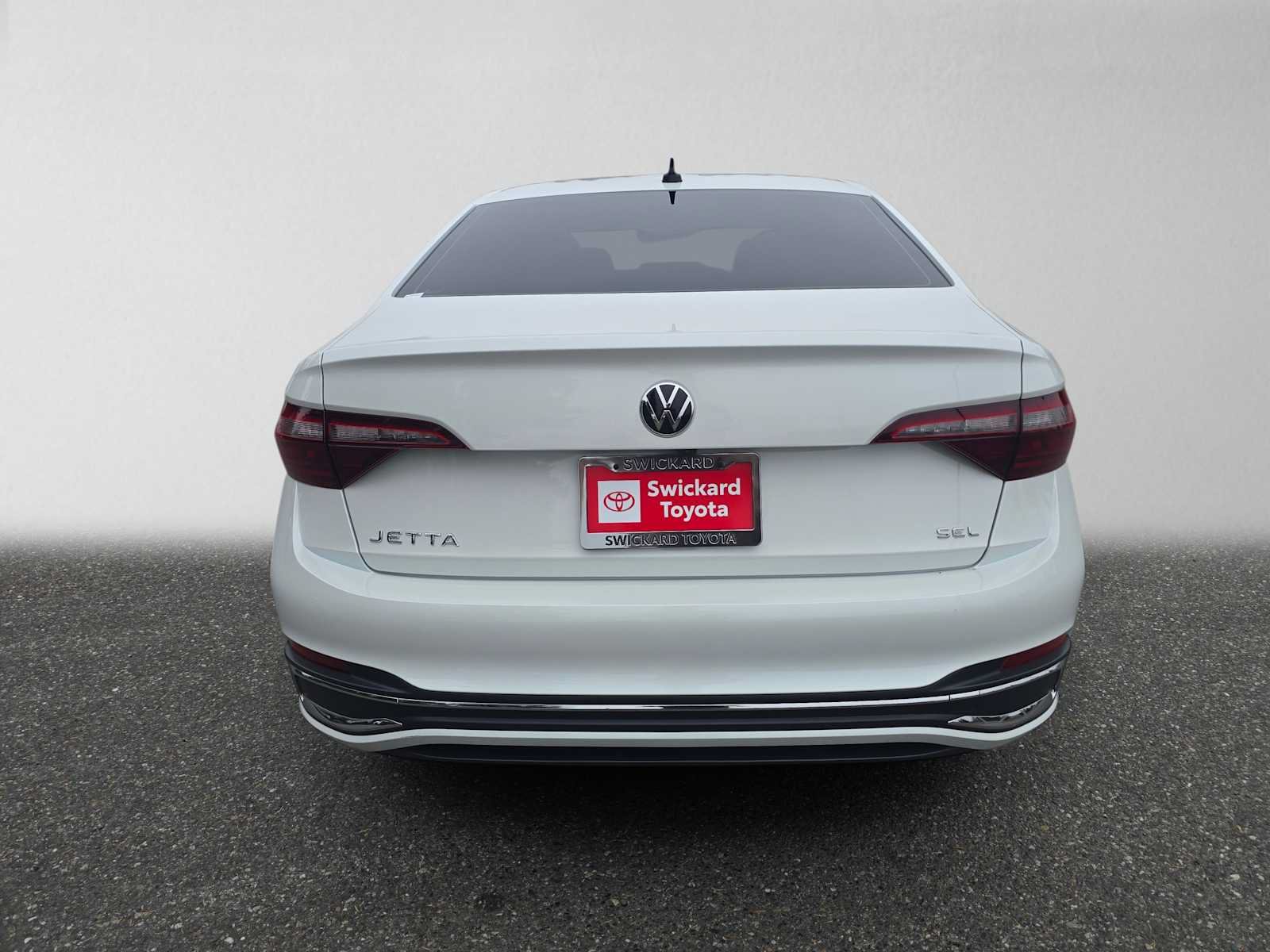 Used 2024 Volkswagen Jetta SEL FWD image 4