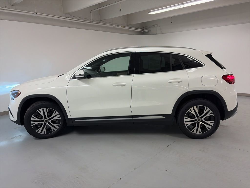 Certified 2025 Mercedes-Benz GLA 250 4MATIC image 4