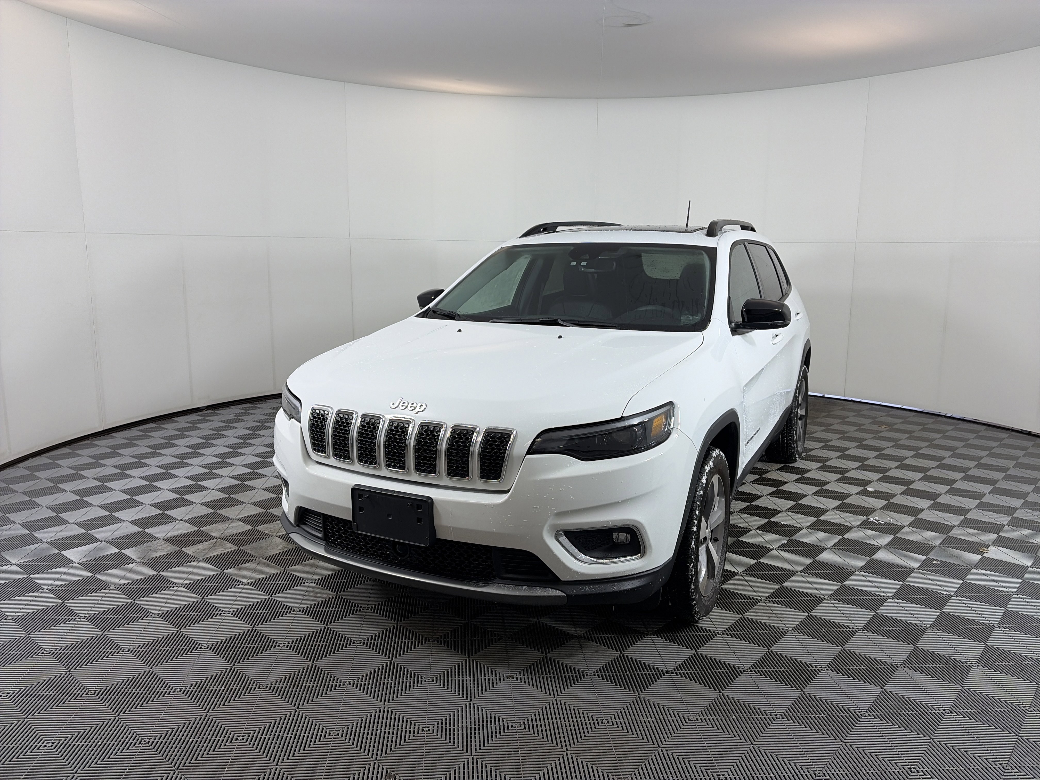 Used 2022 Jeep Cherokee Limited image 2