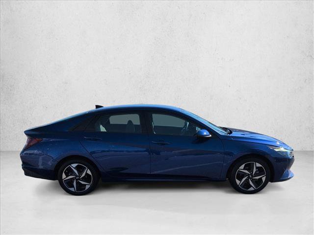 Used 2023 Hyundai Elantra SEL w/ Convenience Package FWD image 4