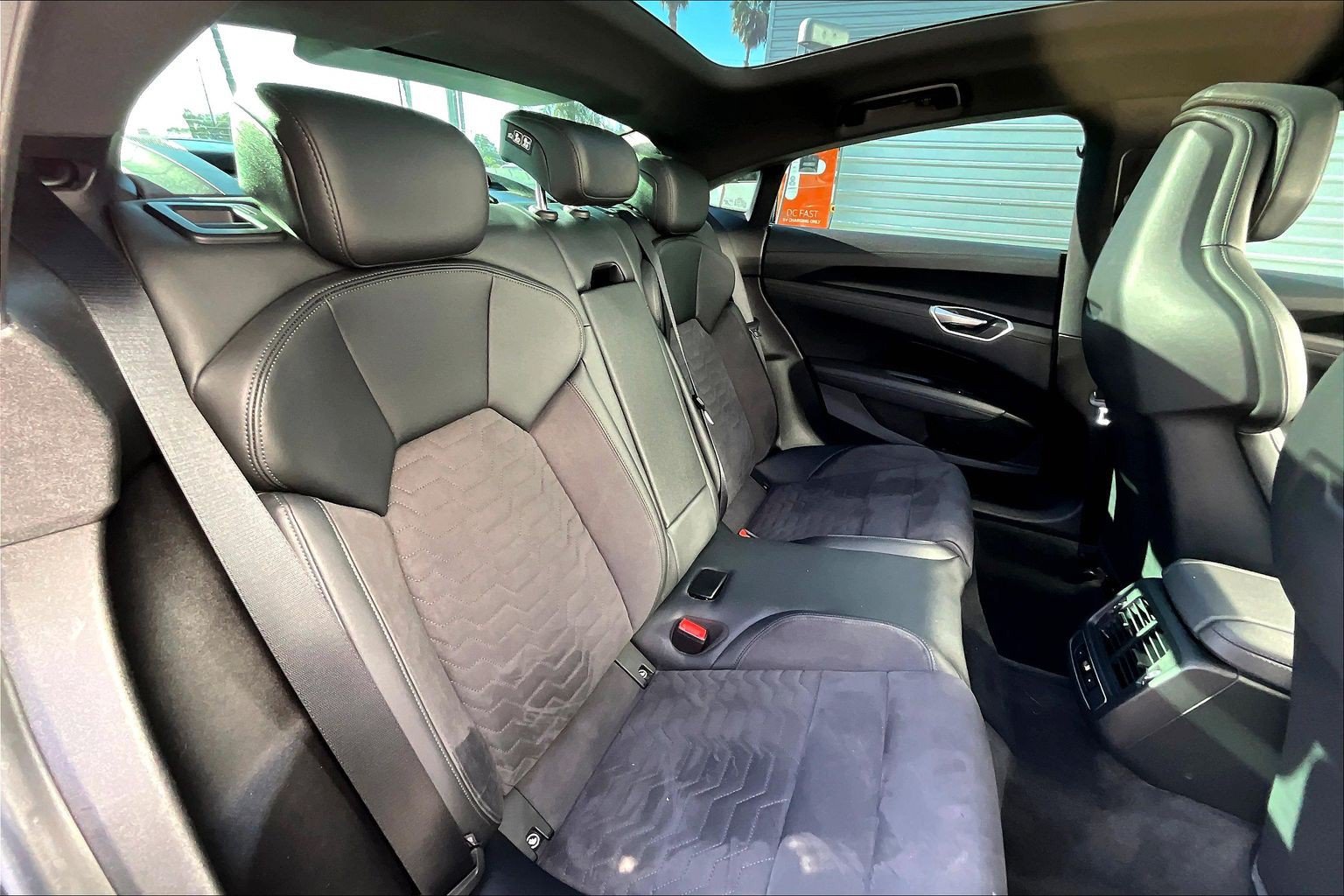 Used 2022 Audi e-tron GT Premium Plus w/ Performance Package AWD/4WD image 26