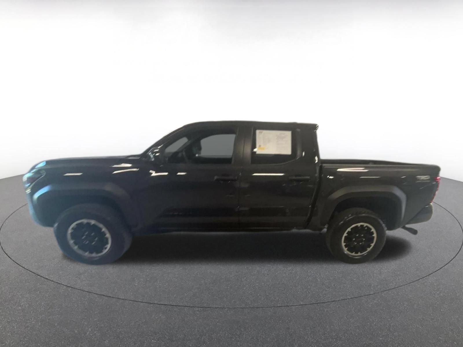 Used 2025 Toyota Tacoma TRD Off-Road AWD/4WD image 7