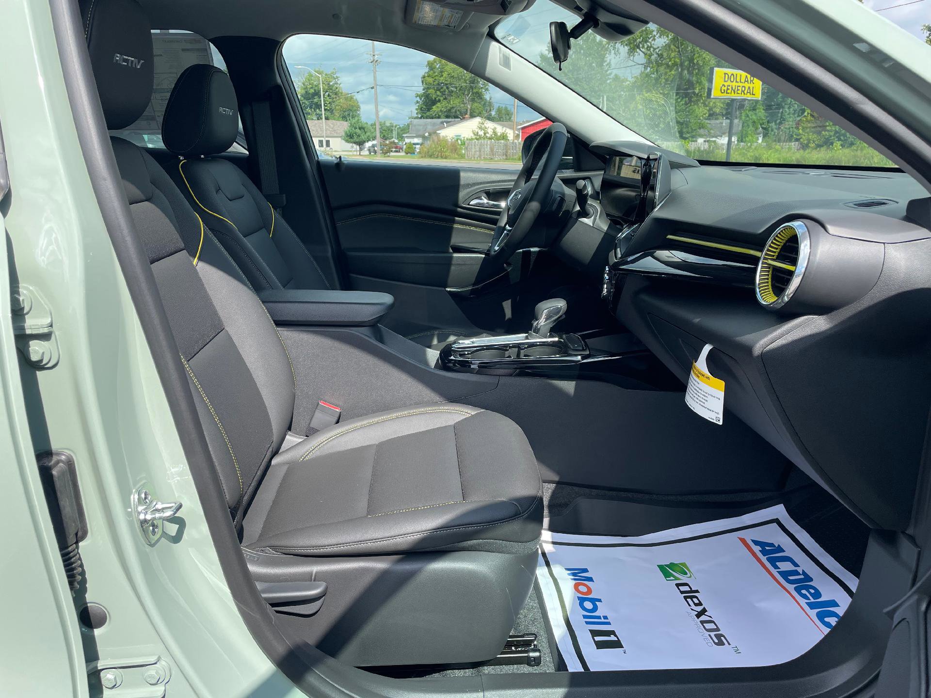 New 2025 Chevrolet Trax ACTIV w/ Sunroof Package image 10