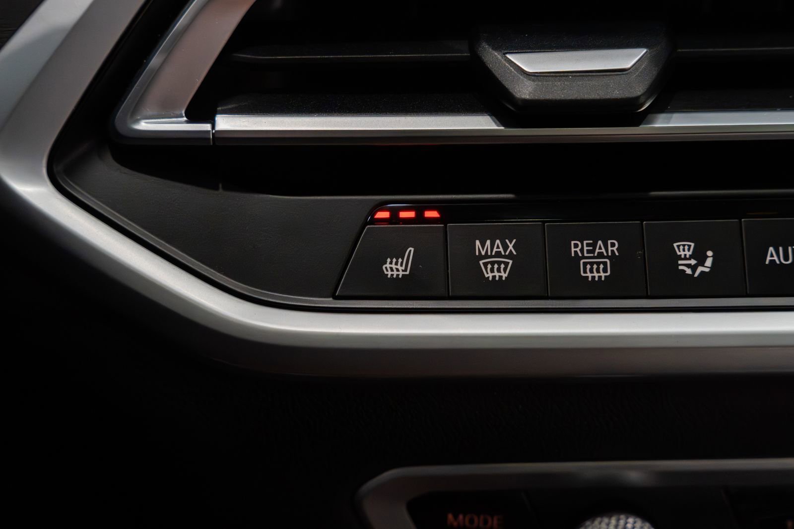 Used 2022 BMW X7 xDrive40i w/ M Sport Package image 15