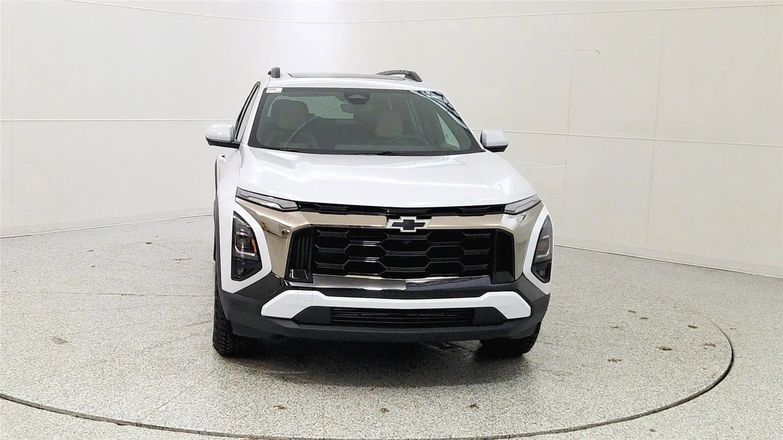 New 2026 Chevrolet Equinox ACTIV w/ Convenience Package III FWD image 2