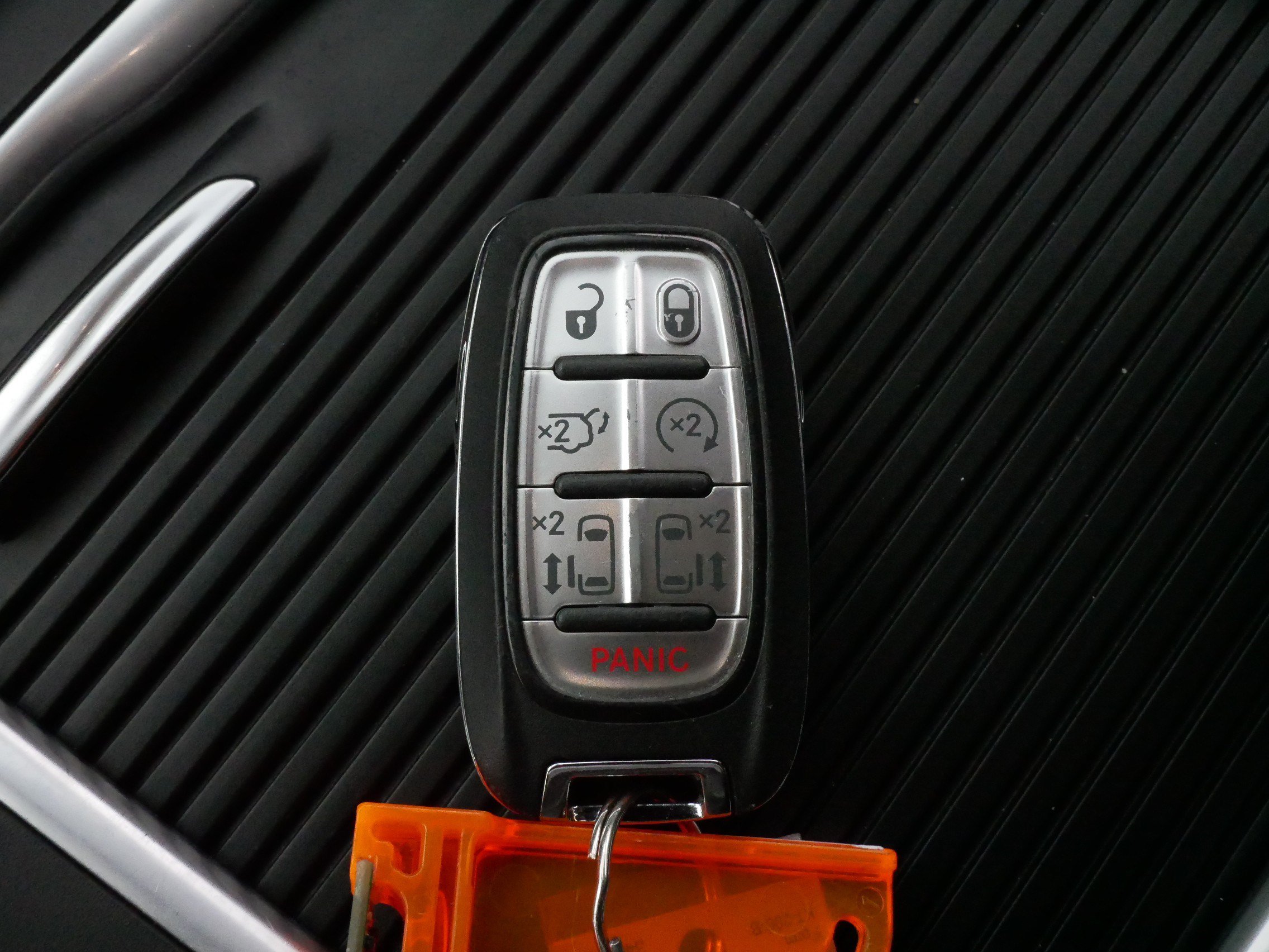 Used 2024 Chrysler Pacifica Limited FWD image 31
