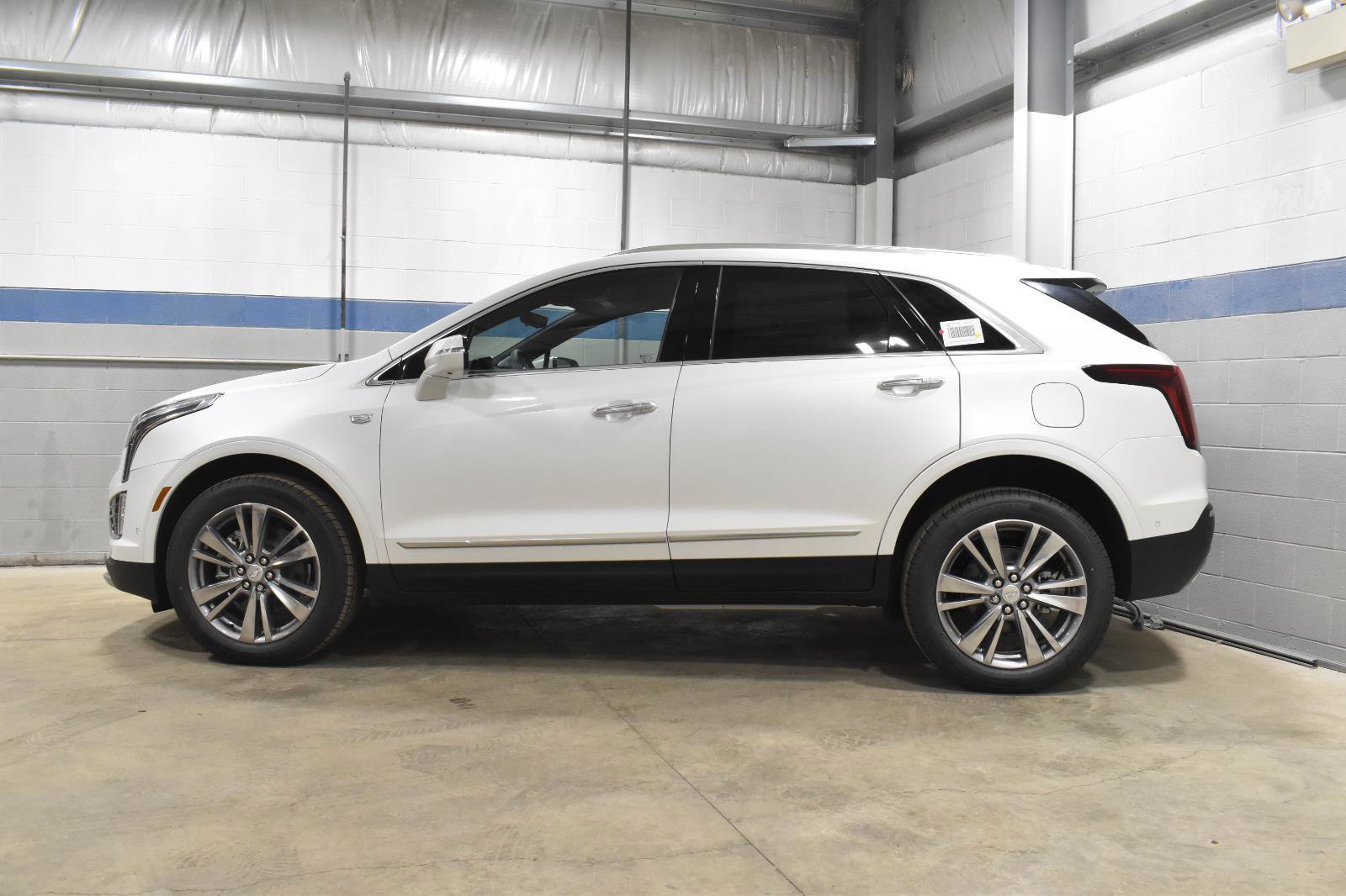 New 2026 Cadillac XT5 Premium Luxury w/ LPO, Floor Liner Package AWD/4WD image 13