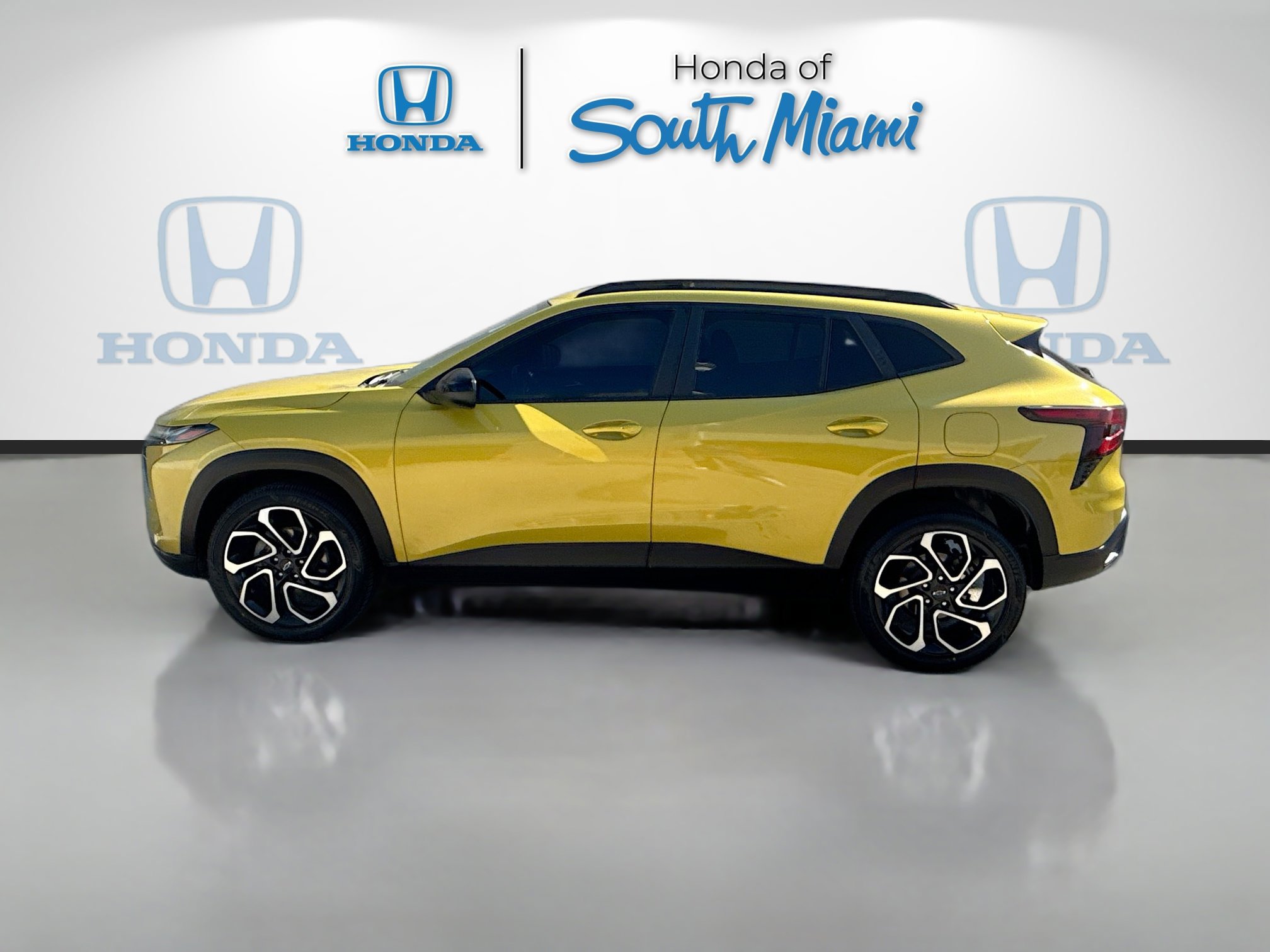 Used 2024 Chevrolet Trax RS w/ Driver Confidence Package image 4