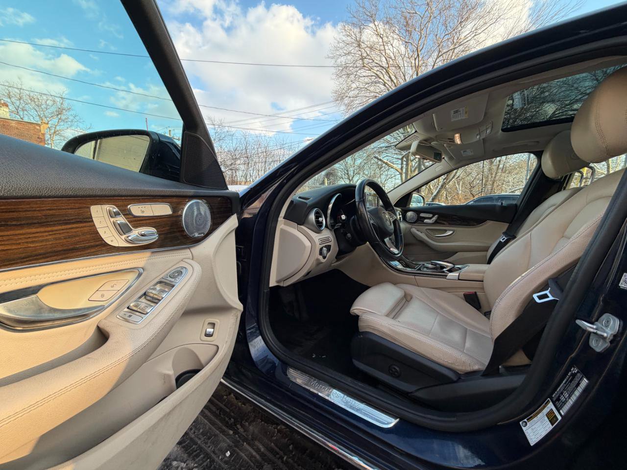 Used 2015 Mercedes-Benz C 300 4MATIC Sedan image 11