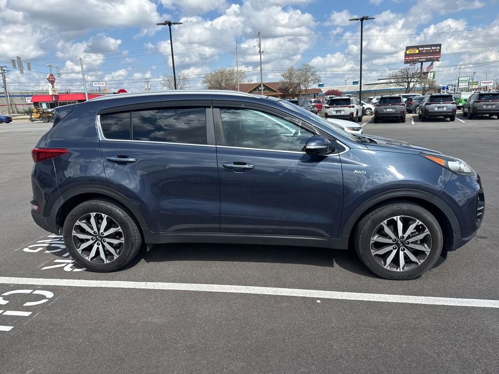 Used 2017 Kia Sportage EX w/ EX Premium Package image 2