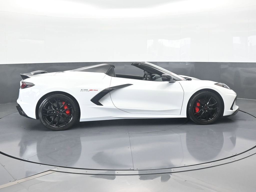 Used 2024 Chevrolet Corvette Stingray Convertible w/ Z51 Performance Package image 7