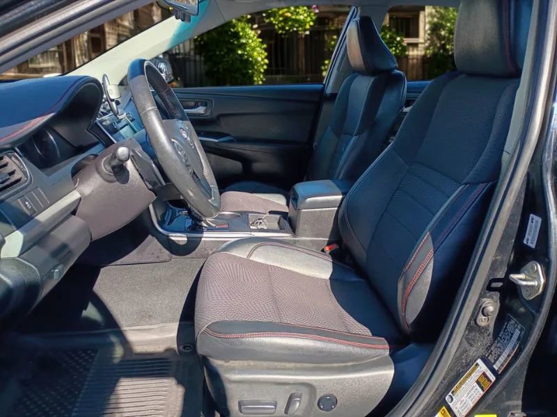 Used 2017 Toyota Camry XSE image 8