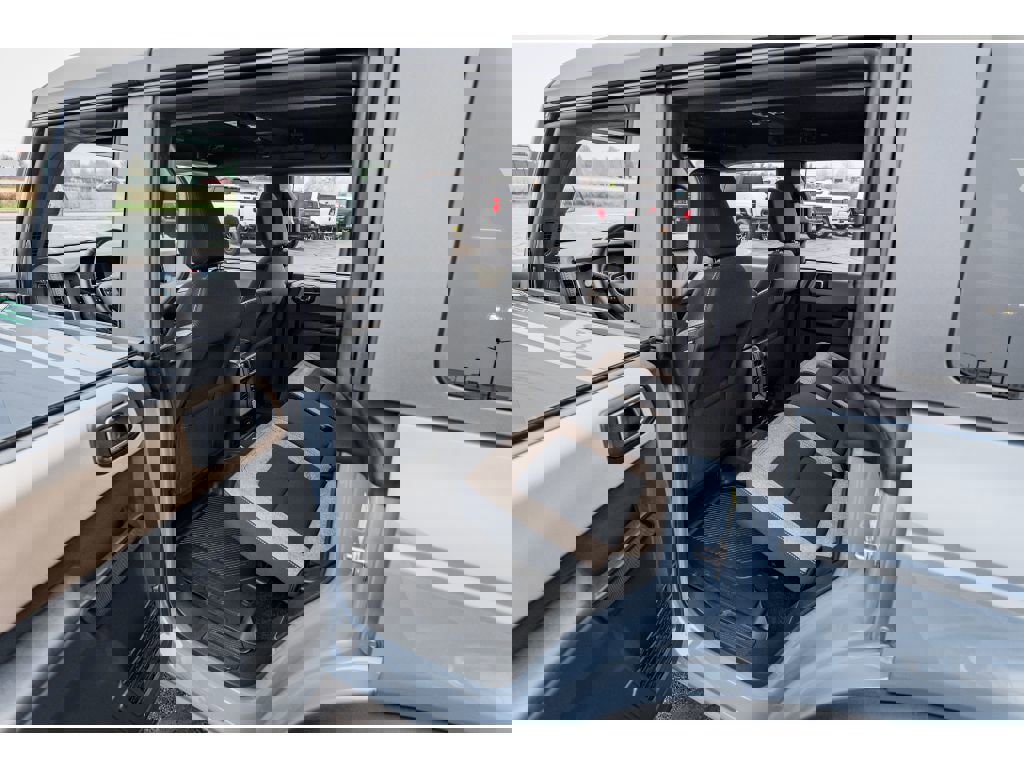 Used 2025 Ford Bronco Big Bend image 23