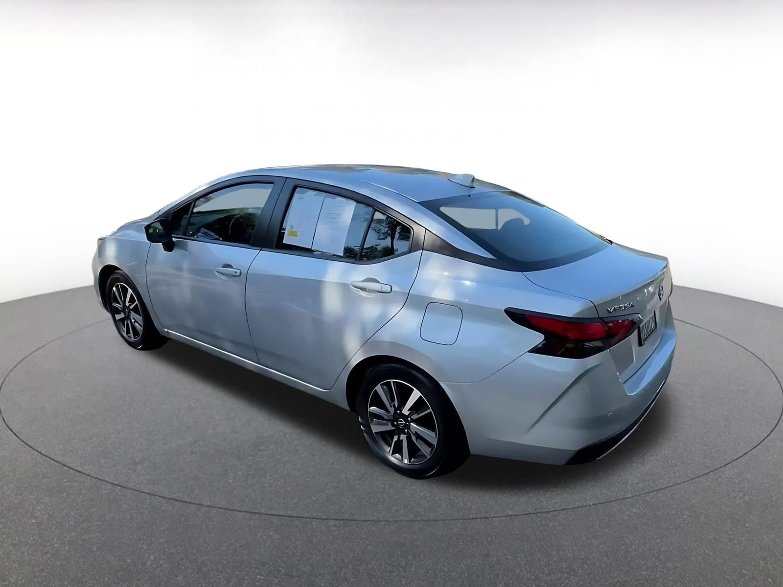 Used 2025 Nissan Versa SV FWD image 9