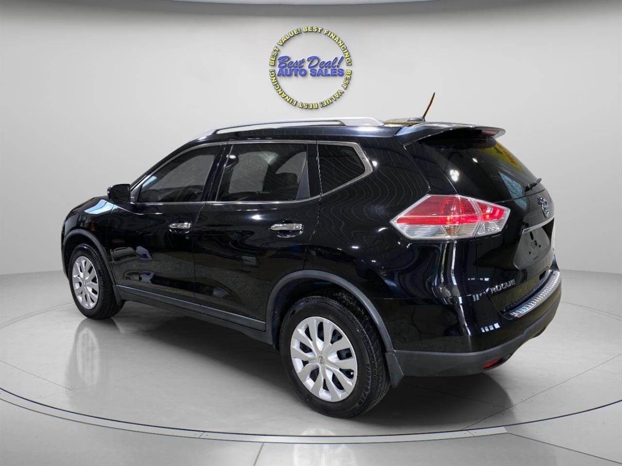 Used 2016 Nissan Rogue S w/ Appearance Package AWD/4WD image 3