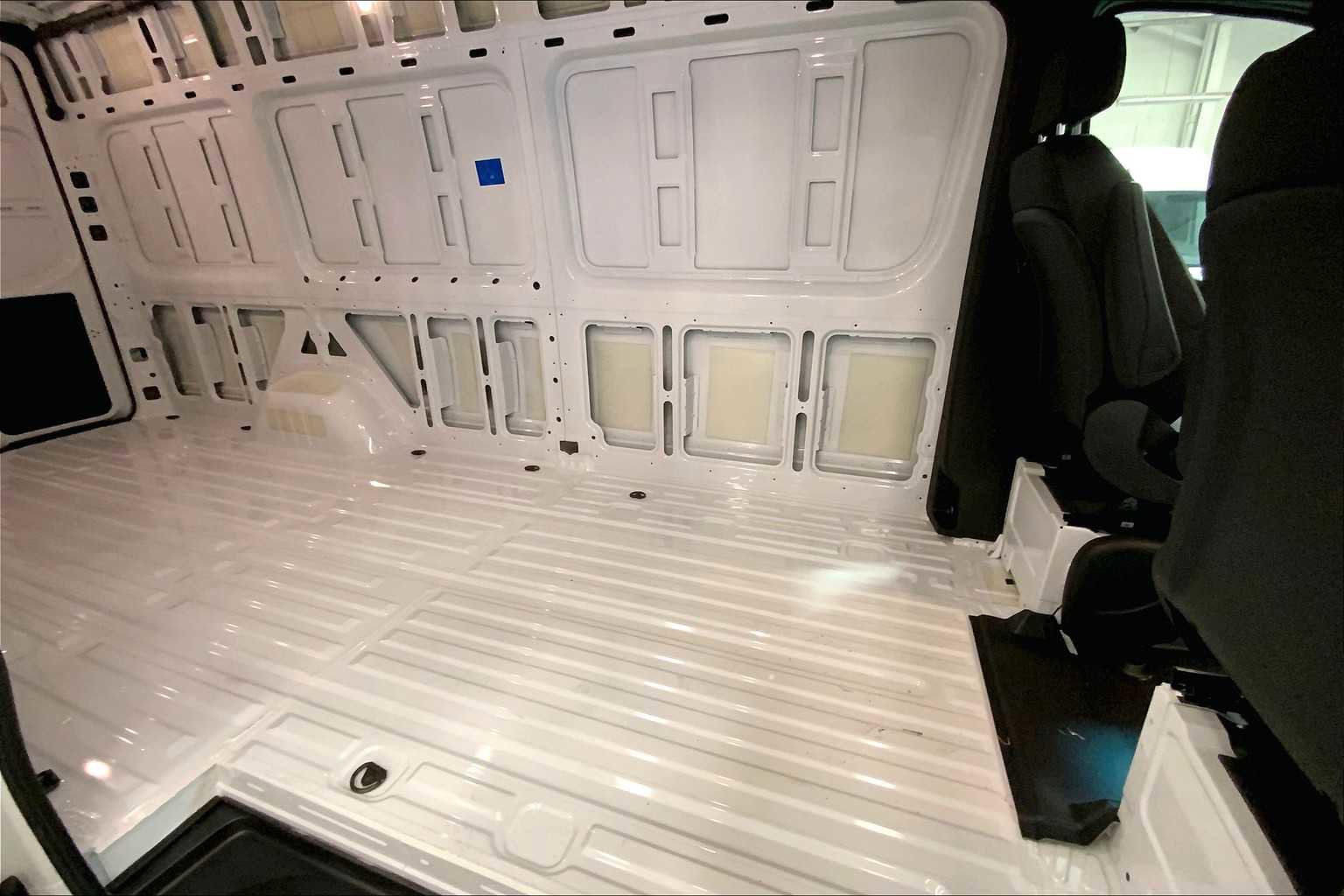 Used 2024 Mercedes-Benz Sprinter 2500 image 12