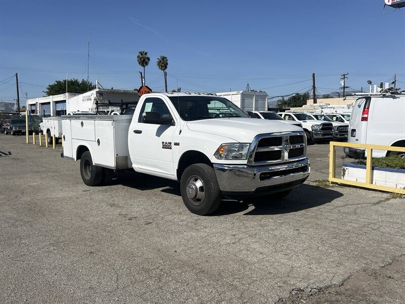 Used 2018 RAM 3500 Tradesman w/ Chrome Appearance Group RWD image 1