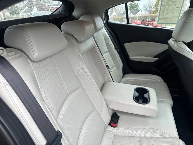 Used 2017 MAZDA MAZDA3 Grand Touring image 19