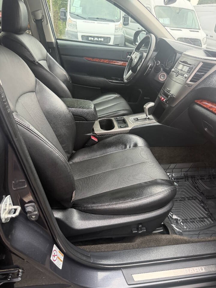 Used 2011 Subaru Outback 2.5i Limited w/ PWR Moonroof Pkg AWD/4WD image 4