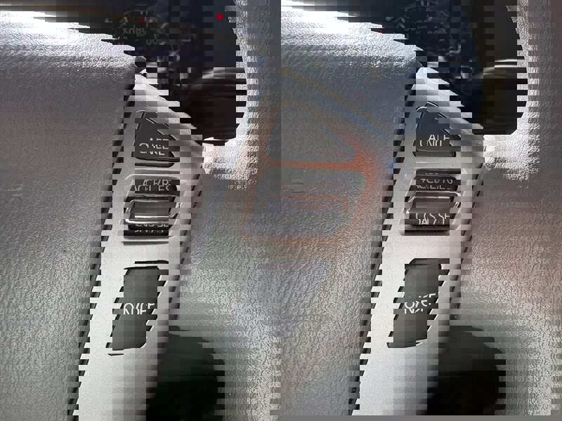 Used 2018 Nissan NV 2500 SV image 35