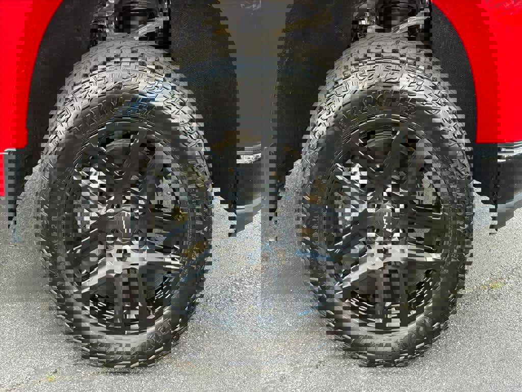 Used 2021 Chevrolet Silverado 1500 Custom Trail Boss w/ LPO, Dark Essentials Package image 32