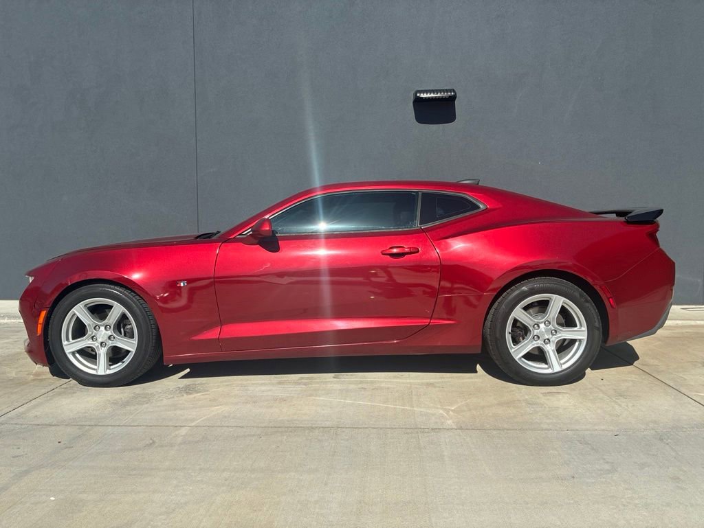Used 2016 Chevrolet Camaro LT RWD image 7