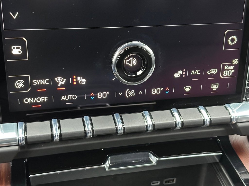 Used 2025 GMC Yukon XL Denali image 28