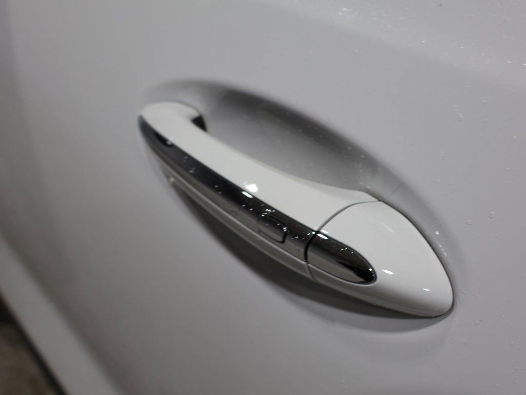 Used 2024 Buick Encore GX Sport Touring image 9